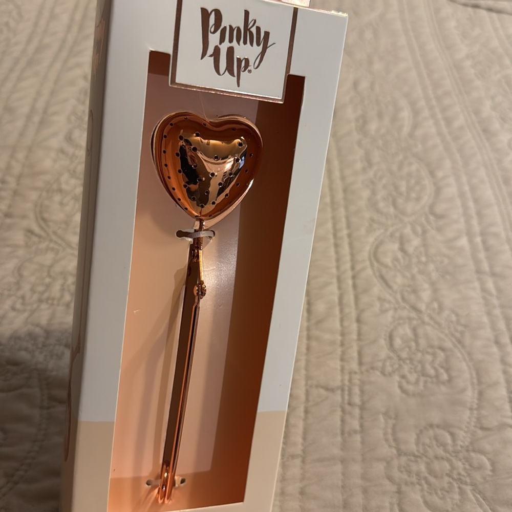 Pinky Up Rose Gold Heart Tea Infuser - Picture 2 of 6